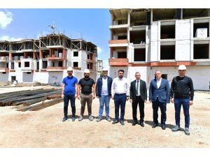 Başkan Çınar, kentsel dönüşüm binalarını inceledi