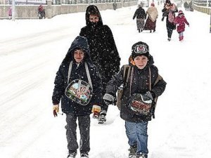 İstanbul'da eğitime kar arası