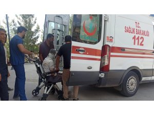Traktör römorkundan düşen vatandaş ağır yaralandı