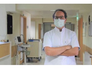 Prof. Dr. Alper Şener: “Pandemi bitti demek için henüz erken”