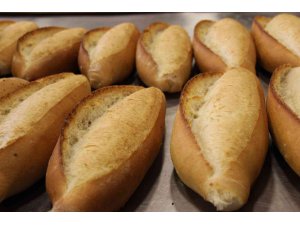 Türkiye Fırıncılar Federasyonu Başkanı: "Ülke genelinde ekmeğin kilogram fiyatı 20 liradan satılmaktadır"