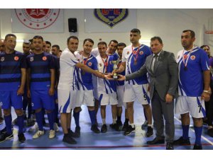 Şehit İnfaz ve Koruma Memuru Cengiz Yiğit Voleybol Turnuvası sona erdi