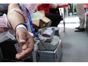 Yunusemre Belediye personelinde Kızılay’a kan bağışı