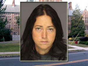 Öğrencileriyle cinsel ilişki yaşayan öğretmen tutuklandı