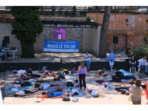 Ayvalıklı kadınlar Dünya Yoga Günü’nde buluştu