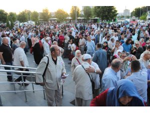 Kayseri’den 180 kişi kutsal topraklara gitti