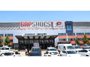 Ayakkabı ve terlik sektöründe yeni ürün ve modeller Gaziantep’te sergilendi