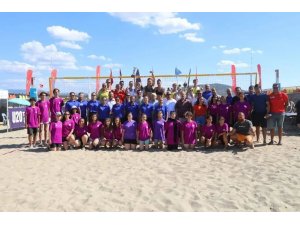 Burhaniye’ de U20 Plaj Voleybolu Türkiye Şampiyonası  tamamlandı