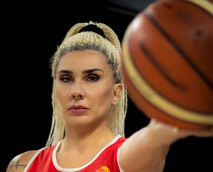 Potaların Kraliçesi Banu Karadağlı, basketbola veda ediyor