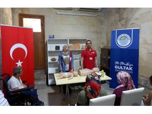 Akdeniz Belediyesinden vatandaşlara ilk yardım eğitimi