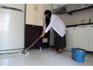 Bingöl’de Vefa Projesiyle bayram öncesi ihtiyaç sahiplerinin evleri temizleniyor