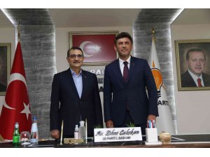 Enerji ve Tabii Kaynaklar Bakanı Dönmez AK Parti Eskişehir İl Başkanlığı’nı ziyaret etti