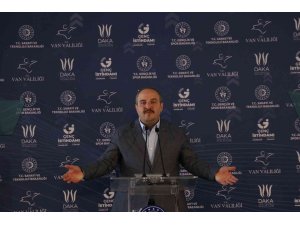 Bakan Varank: “Kılıçdaroğlu’nun ‘yapılmıyor’ dediği yatırımlar Türkiye’nin dört bir yanında güneş gibi parlıyor"
