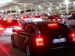 Bulgar turistler Edirne’ye akın etti! Sınır kapısı araçlarla doldu taştı