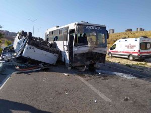 Gaziantep’te işçi servisleri kaza yaptı: 3’ü ağır 22 yaralı