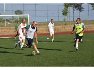 Ahlat’ta ’Şöhretler Karması Futbol Turnuvası’ düzenlendi