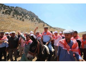 Kaş’ta Gömbe Yörük Şenliği yapıldı