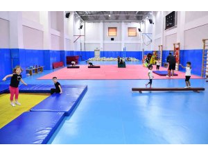 Tepebaşı’nda 450 öğrenci haftada 4 gün jimnastik öğreniyor