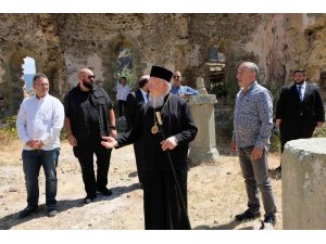 Patrik Bartholomeos Gümüşhane’nin tarihi Süleymaniye mahallesine ziyarette bulundu