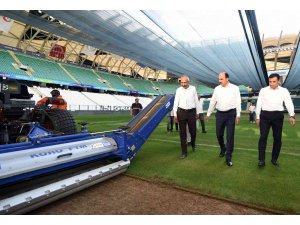 Başkan Altay Büyükşehir Stadyumu’nda hibrit çim çalışmalarının başladığını açıkladı