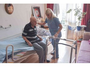 Pendik Belediyesi ’Evde Refakat Hizmeti’ne devam ediyor