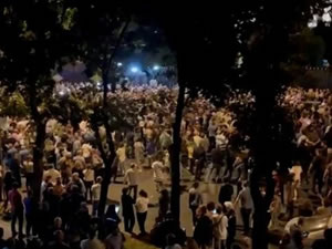 Paşinyan'ın istifası için meclis önünde eylem - Vimarsana News