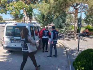 Ankara’da Müzisyen Onur Şener’in katil zanlıları sağlık kontrolünün ardından adliyeye sevk edildi