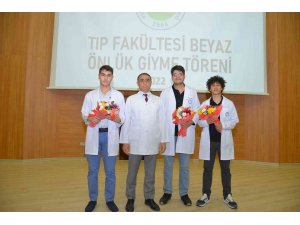 Ahi hekimleri beyaz önlüklerini giydi