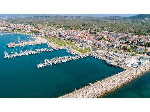 Burhaniye Yat Limanı ve Balıkçı Barınağı kıyı balıkçılığı işletme belgesi aldı