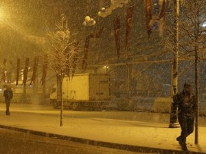 Erzurum'a kar yağdı