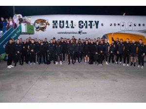 Hull City yüzlerce taraftarıyla Antalya’ya geldi