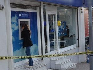 İstanbul'da ilginç banka soygunu: Hırsız kırmızı ışıkta yakalandı