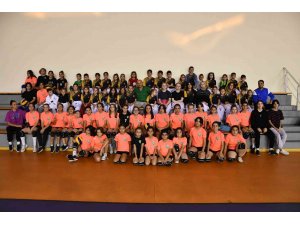 Sporcu fabrikası Altınova