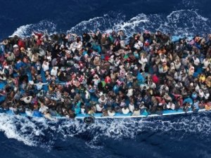 Akdeniz'deki göçmenler için askeri onay geldi!