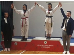 Gazi Emet Anadolu Lisesi’nden iki öğrenci Tekvando il birincisi