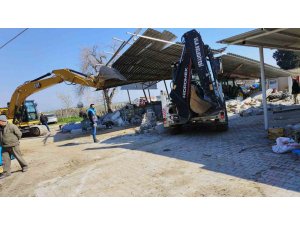 Ula Belediye ekipleri deprem bölgesinde çalışmalarını sürdürüyor