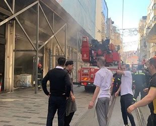 Beyoğlu İstiklal Caddesi'nde yangın