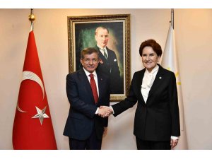 İYİ Parti lideri Akşener, Gelecek Partisi Genel Başkanı Davutoğlu ile bir araya geldi