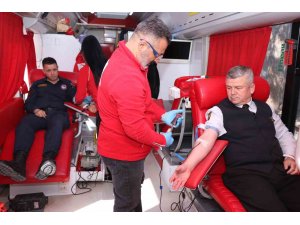 Jandarma personellerinden kan bağışı