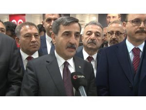 Kamu-Sen Genel Başkanı Önder Kahveci görevinden istifa ederek MHP milletvekili aday adayı oldu