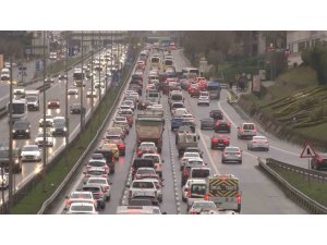 İstanbul’da trafik yoğunluğu yüzde 70’e ulaştı