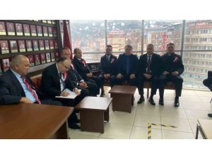 Protokol şehit aileleri derneğini ziyaret etti