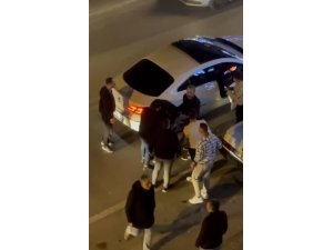 Antalya’da trafikte yumruk ve tekmeler havada uçuştu