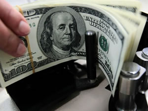İktidar dolara karşı bütün kuralları askıya aldı: Kuru tutmak için her gün yeni yasak