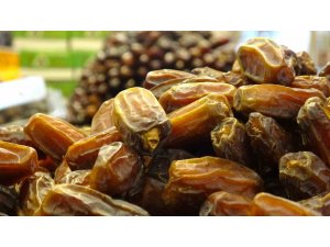 İftar sonrasında uyku haline karşı hurma