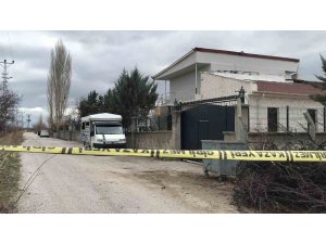 Kızını vurması için kendisini azmettiren şahsın evinde ölü bulundu