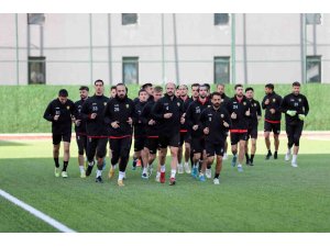 Lider Aliağaspor FK, Çeşme Belediyespor maçına hazırlanıyor