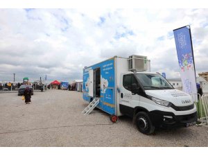 Ağız ve diş sağlığı aracı depremzedelere hizmet veriyor