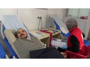 Kan bağışı için Kızılay’a akın ettiler