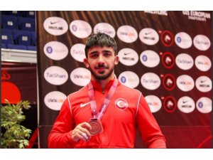 BARÜ’lü milli sporcu Emre Kural bronz madalya kazandı